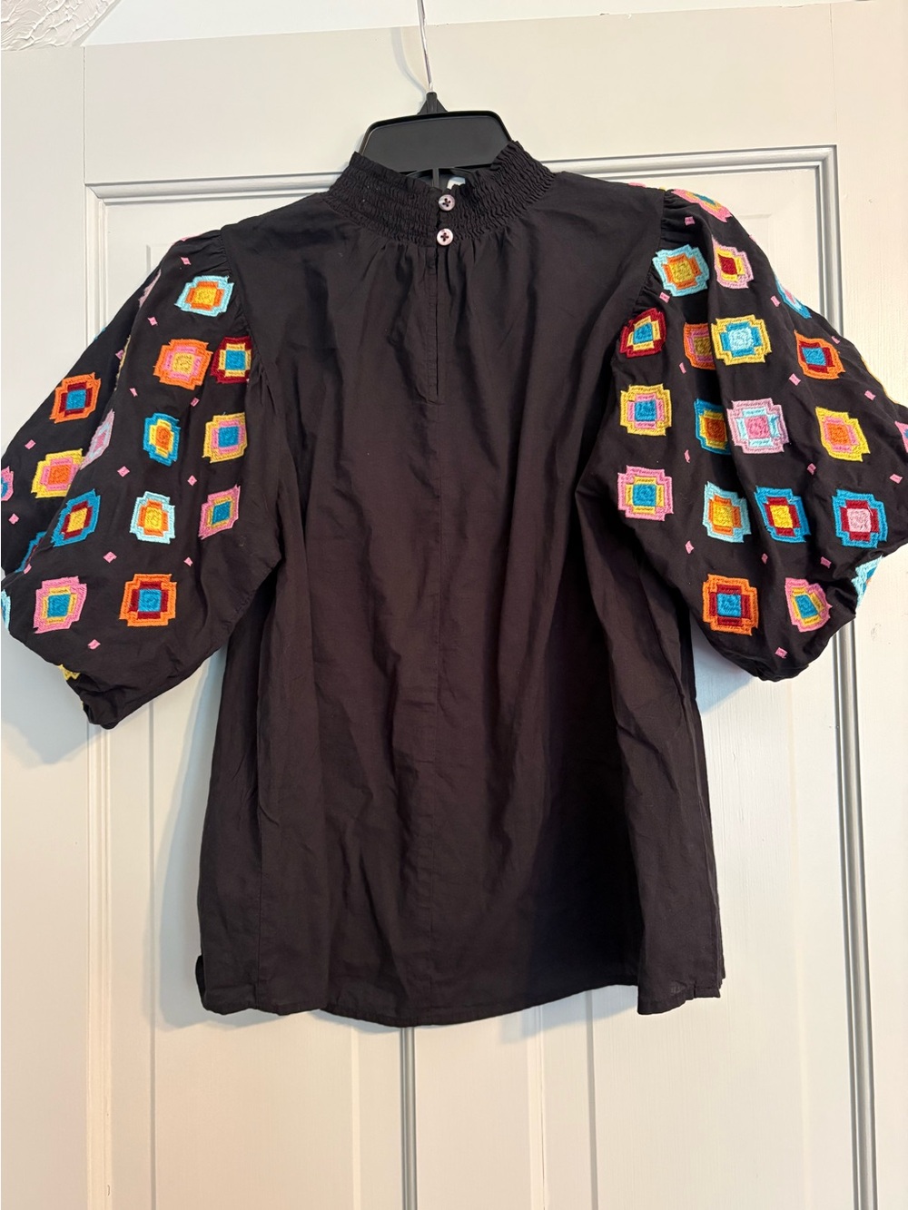 THML XS Colorful Embroidered Black Puff Sleeve 100% cotton Top - Picture 2 of 8